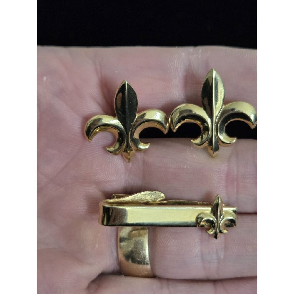 Vtg Fleur de Lis Cuff Links + Tie Clip Bar Robbins Co Attleboro Gold Tone - Picture 3 of 6